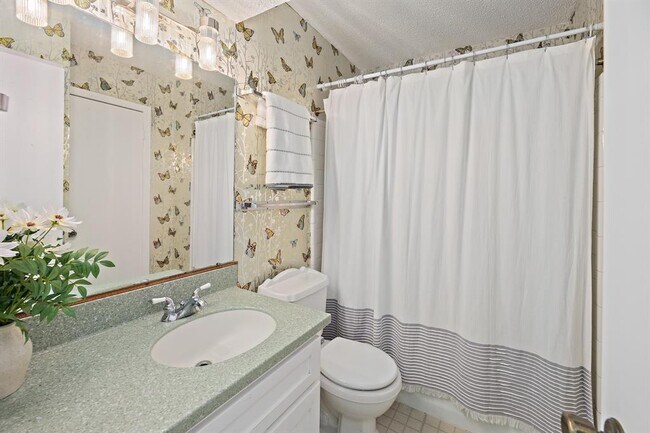 Building Photo - 806 Easy Day Cove