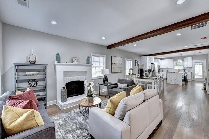 Building Photo - 663 Bryan St SE