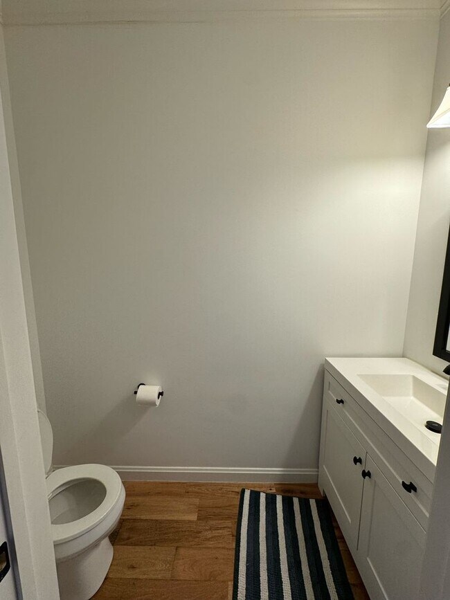 Building Photo - Available Now! 4 Bedroom 3.5 Bath Townhome...