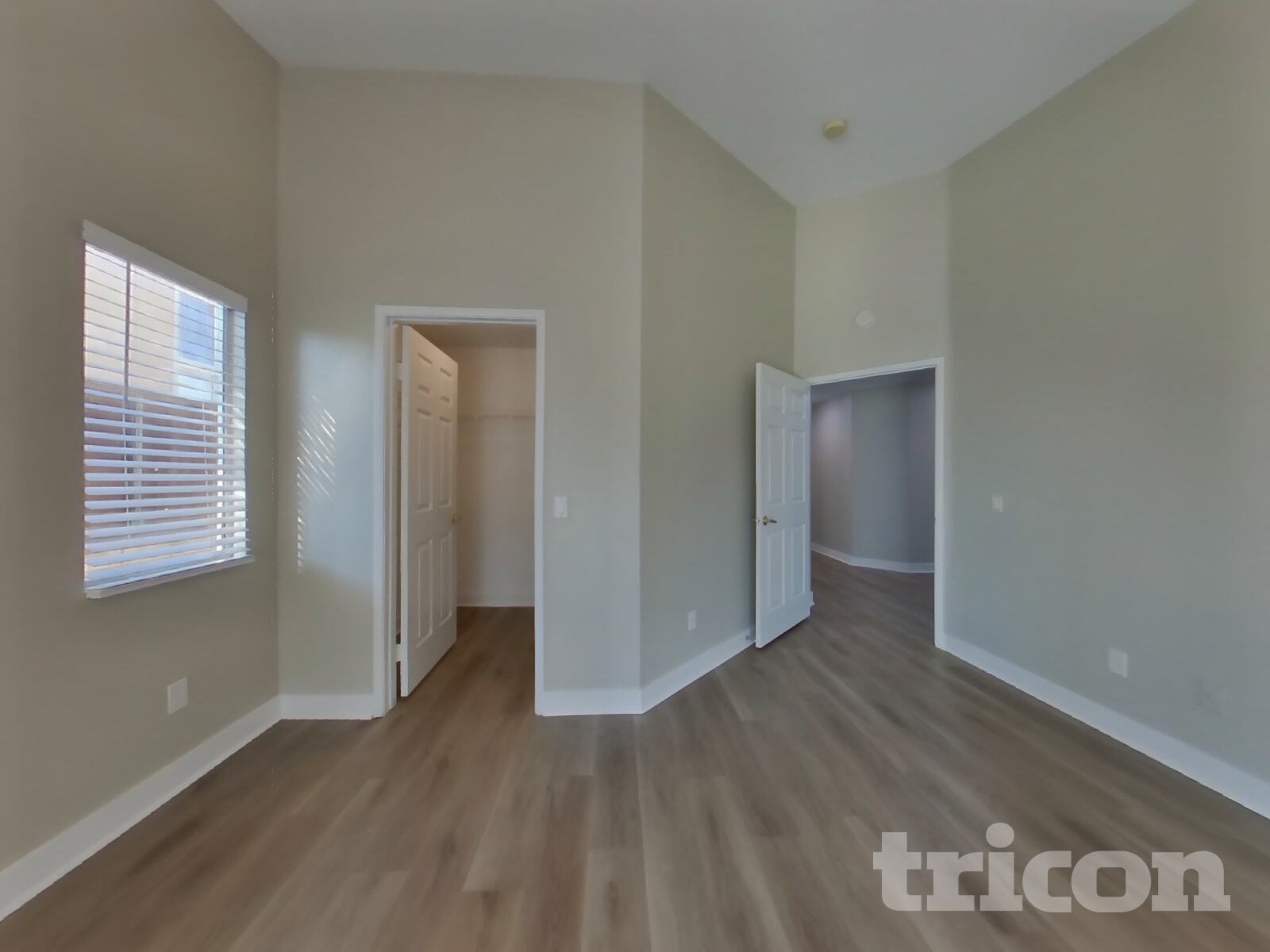 Building Photo - 1346 Woodvale Dr