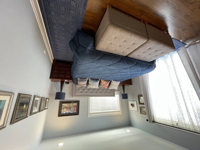 Building Photo - 433 Wisconsin Ave