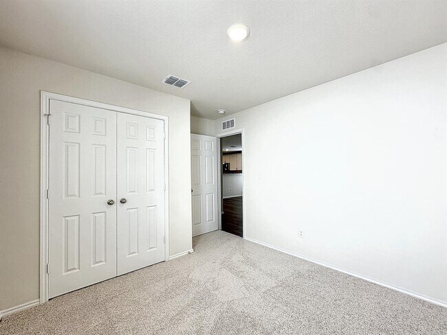 Building Photo - 549 Autumn Blaze