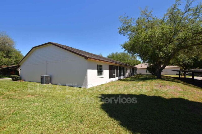 Building Photo - 2025 Sylvester Rd