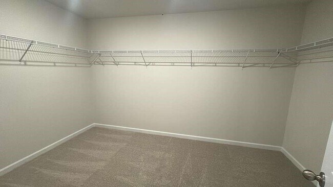 Building Photo - 26 Hemlock Ct