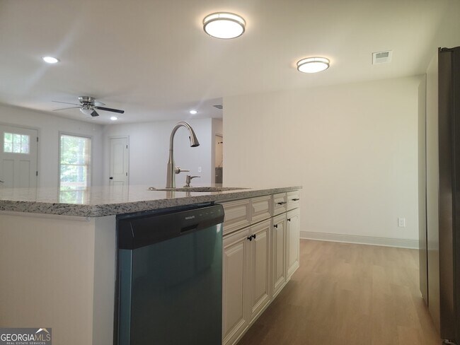 Building Photo - 413 Loblolly Ridge Rd