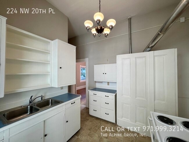 Building Photo - 224 NW 20th Pl