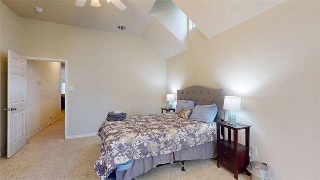 Building Photo - 4307 Spring Hill Drive