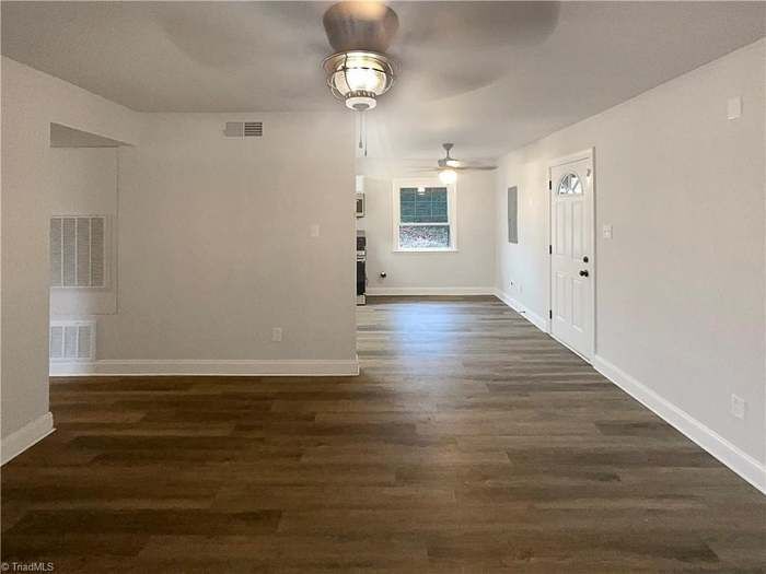 Building Photo - 4043 Larkspur Pl