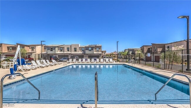 Building Photo - 4989 Fern Mesa Ave