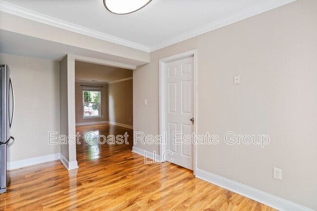 Building Photo - 575 Lancaster Pl