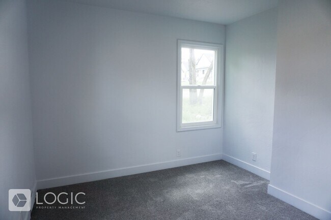 Building Photo - 171 E 3000 S