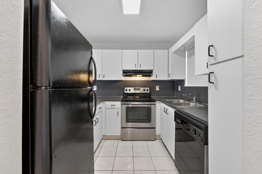 Building Photo - 7011 W 29th Ave