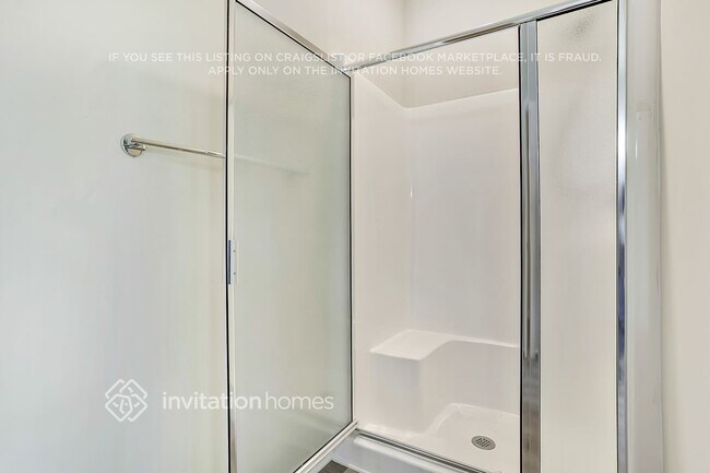 Building Photo - 805 City Park Dr