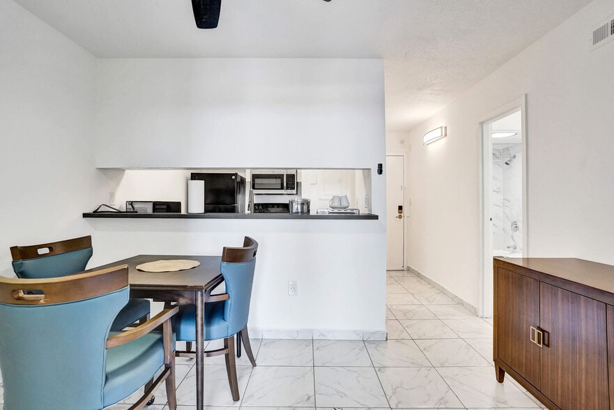 Building Photo - 777 NW 155th Ln