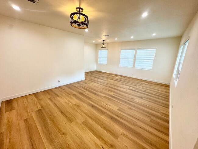 Building Photo - Beautifully Remodeled 3-Bedroom Home in Al...