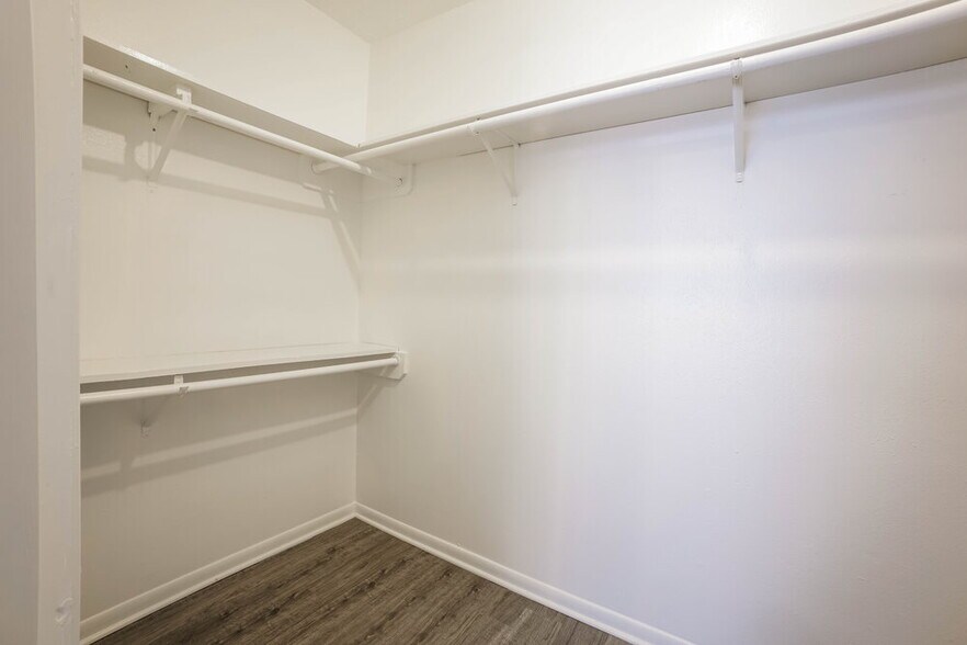 Building Photo - 10919 Skybird Dr