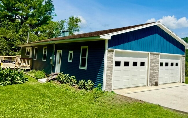 Building Photo - Beautiful Single-Family 3-Bedroom Home