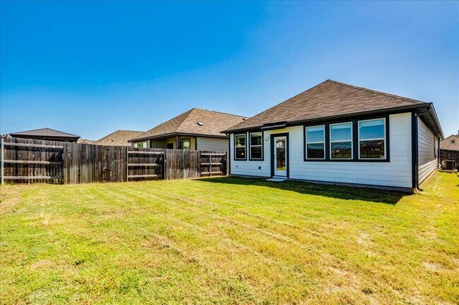 Building Photo - 802 Papaya Dr
