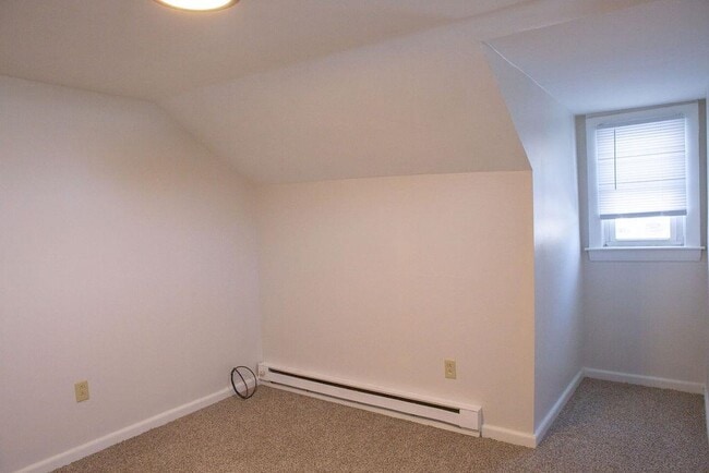 Building Photo - 180 N Main St