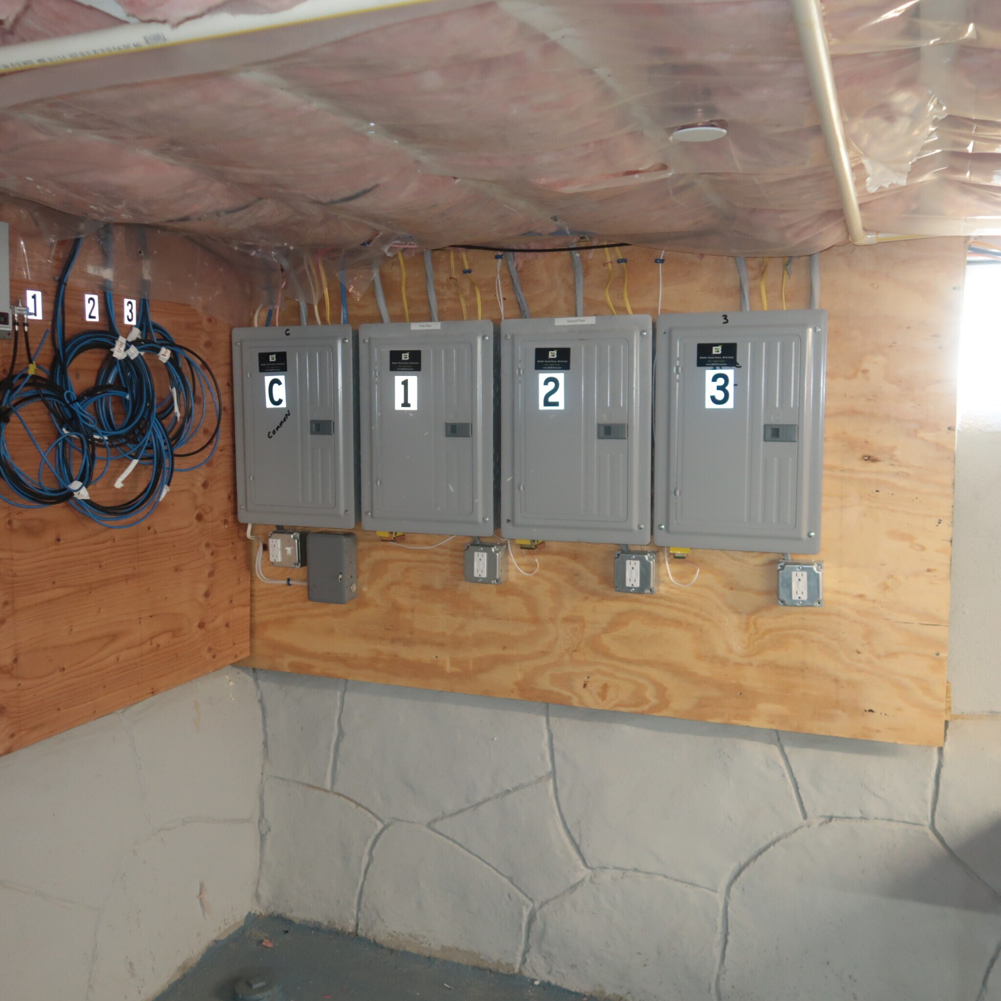 Building Photo - 32 Newhall St