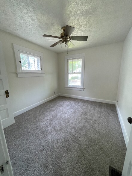 Building Photo - 1226 Edward Dr