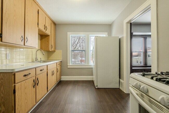 Building Photo - 3394-3396 W 54th St