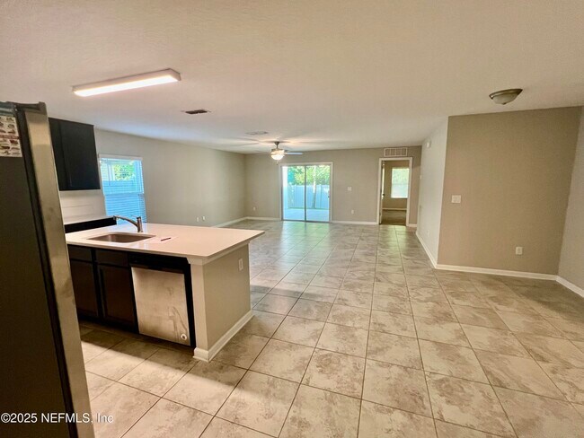 Building Photo - 12300 Cherry Bluff Dr