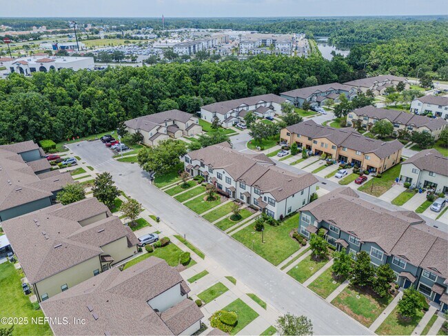 Building Photo - 422 Cabernet Pl