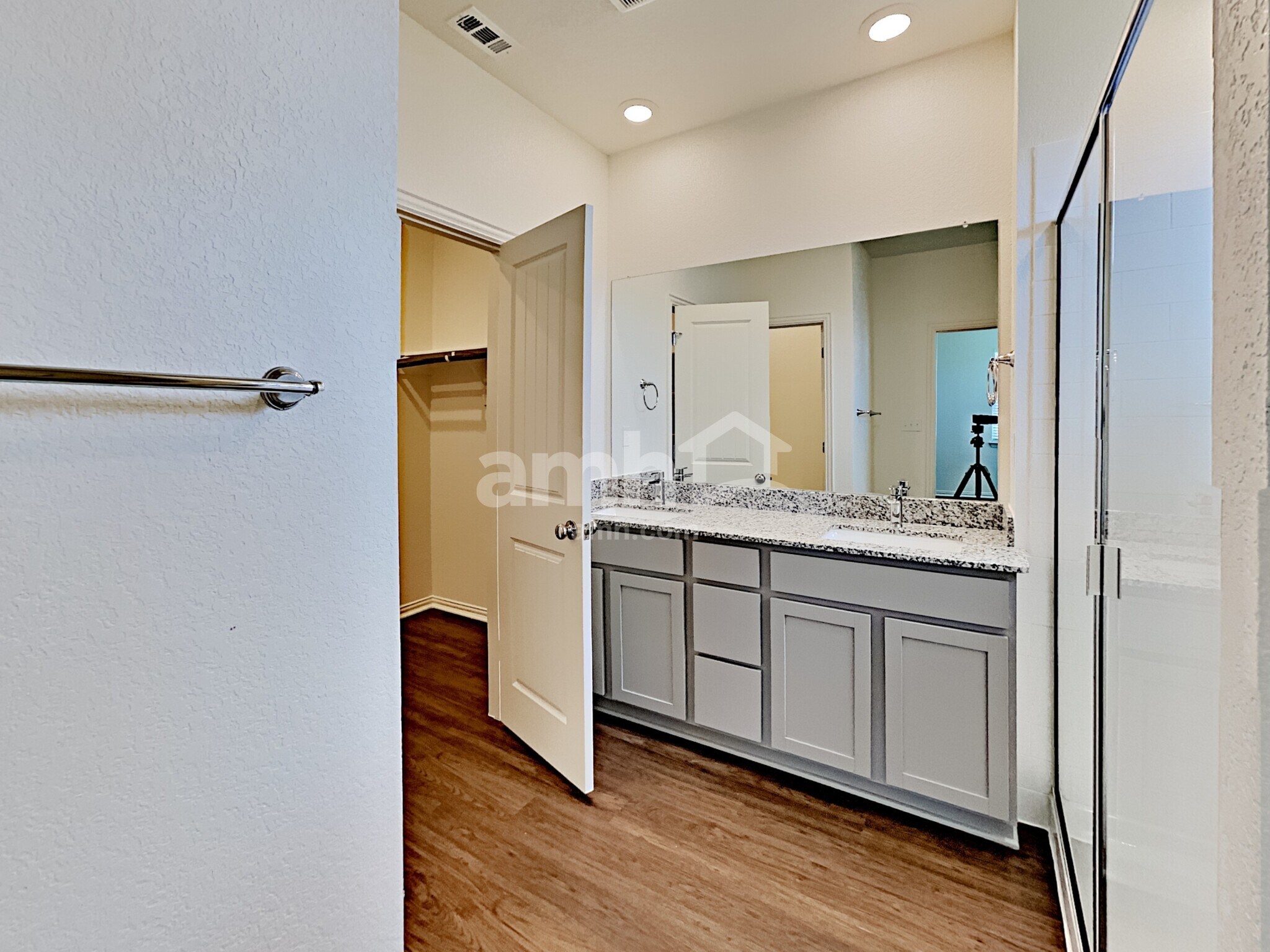 Building Photo - 2721 Wolfcreek