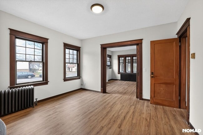 Building Photo - 329 S 2nd St