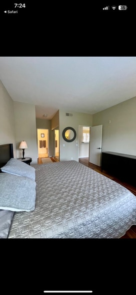 Building Photo - 2220 Camino de la Reina