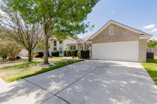 Building Photo - 15220 Fernhill Dr