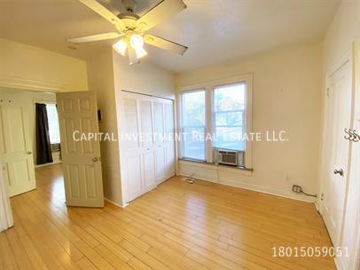 Building Photo - 804 Park St.