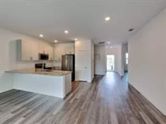 Building Photo - 24501 Zephyr Ct