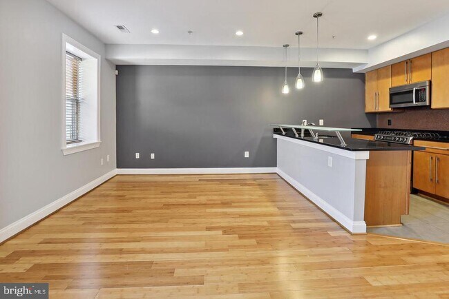 Building Photo - 1333 Euclid St NW
