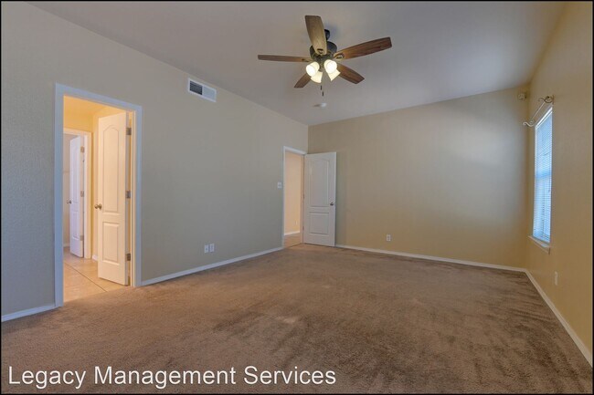 Building Photo - 4 br, 2.5 bath House - 11233 Red Barrel