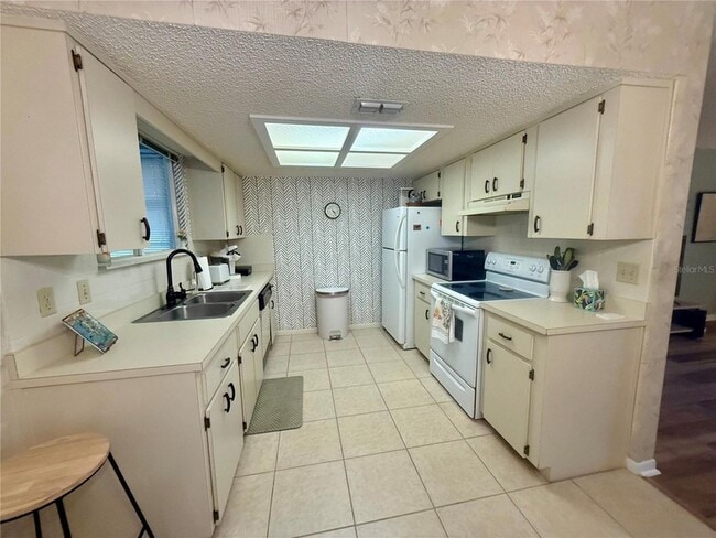 Building Photo - 8741 SW 108th Pl