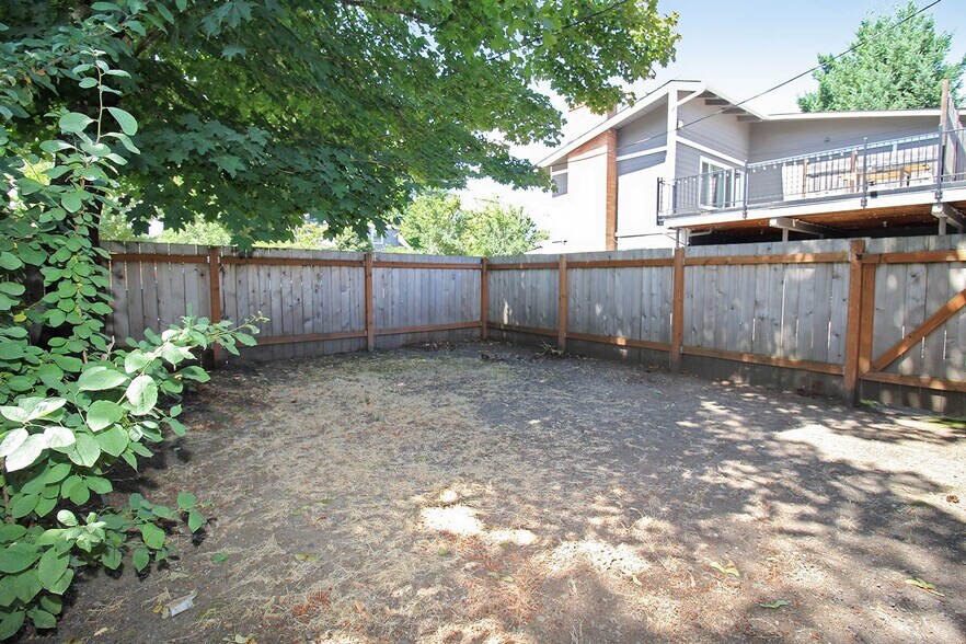 Building Photo - 6214 SE 51st Ave