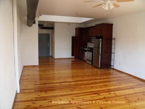 Building Photo - 600 Columbia Rd