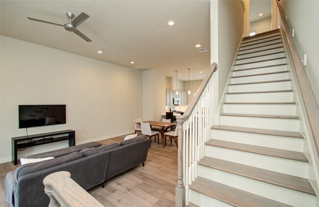 Building Photo - 5205 Allen St