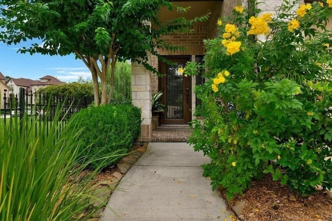 Building Photo - 2725 Kings Retreat Cir