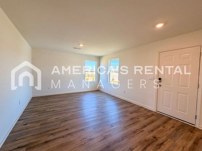 Building Photo - Coming Soon! Available to View NOW! DEPOSIT PENDING!