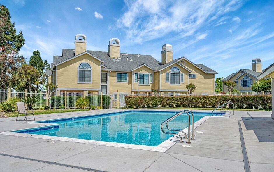 Building Photo - 206 Devonwood