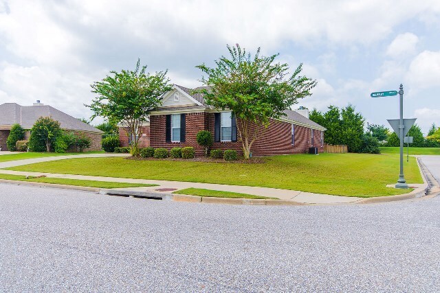 Building Photo - 9500 Helmsley Cir