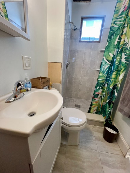 Building Photo - 449 Broadway