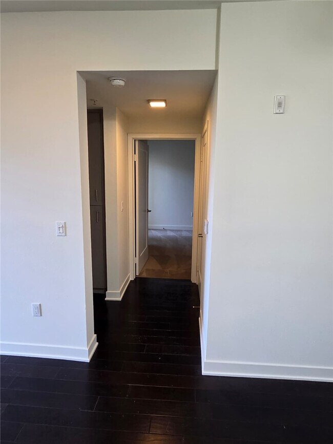 Building Photo - 436 S Virgil Ave