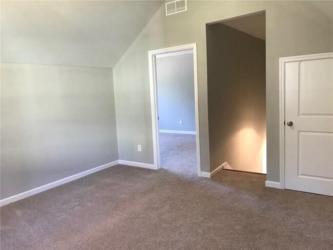 Building Photo - 1280 Arkwright Pl SE