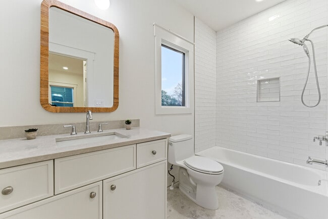 Building Photo - 205 Whitefoord Ave NE