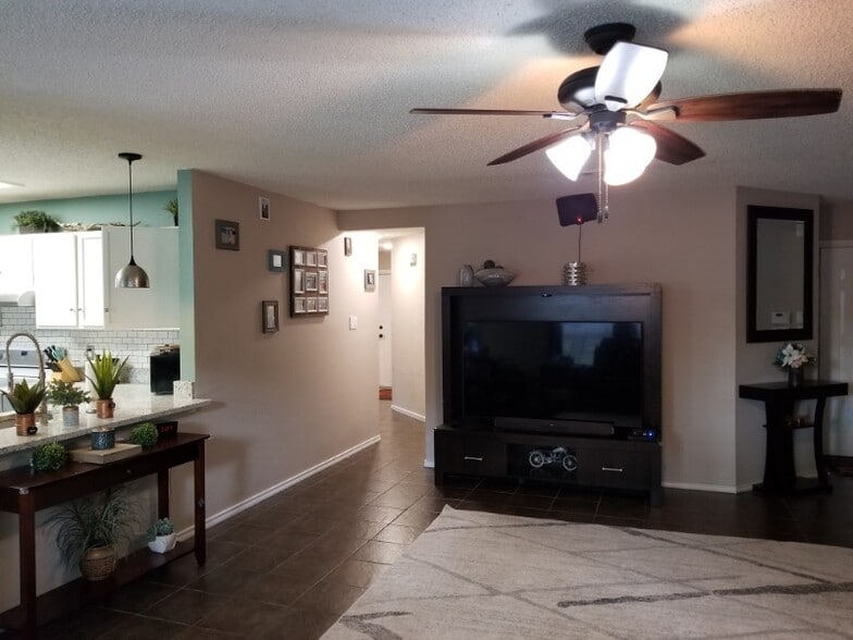 Building Photo - 8311 Border Ridge Dr