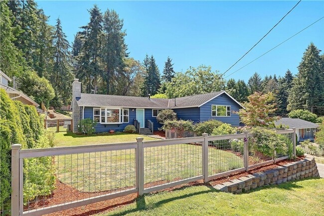 Building Photo - 4bd/2ba Edmonds Home